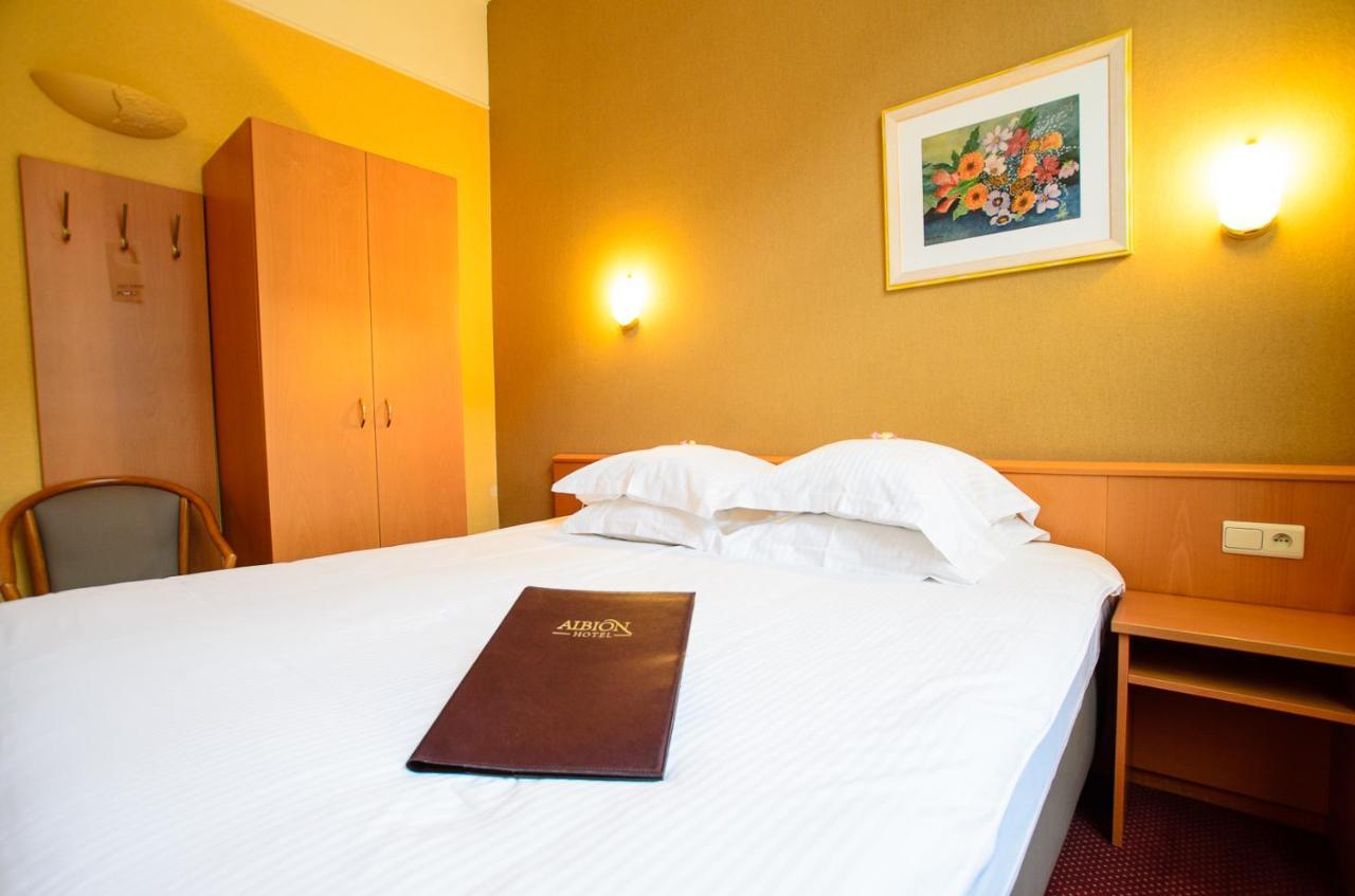 Albion Hotel Ieper Luaran gambar