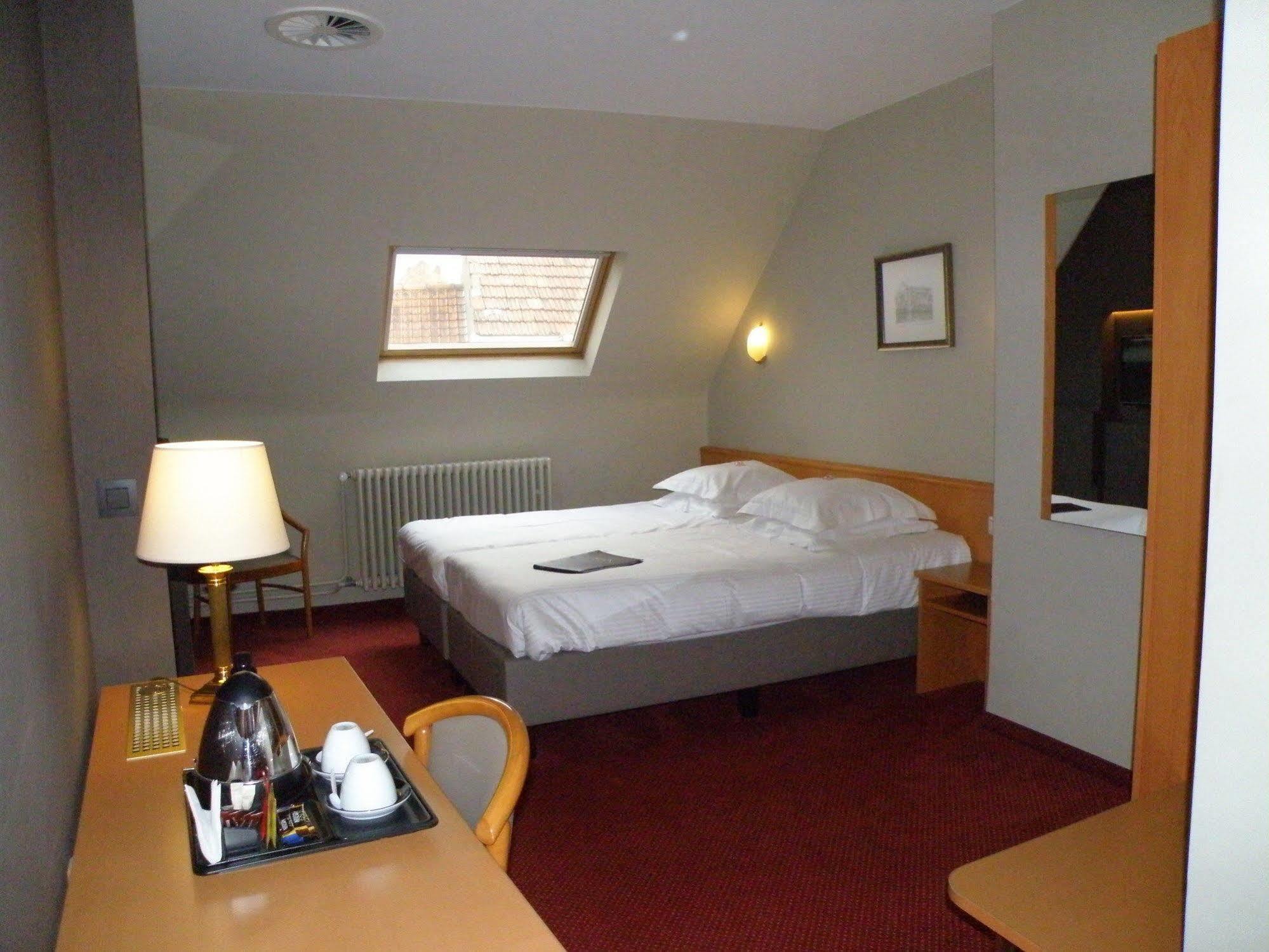 Albion Hotel Ieper Luaran gambar